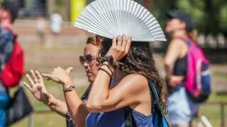 Infern în plină vară: Termometrele explodează la 47°C, iar mașinile ating temperaturi de cuptor!