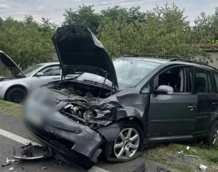 ACCIDENT RUTIER SPECTACULOS: Cinci mașini s-au ciocnit violent pe DN 72 în Șuța Seacă – un bărbat rănit!