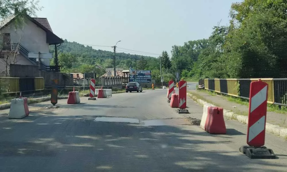 După 11 ani de așteptare! Podul din Pucioasa va fi în sfârșit reconstruit – investiție crucială pe DN71