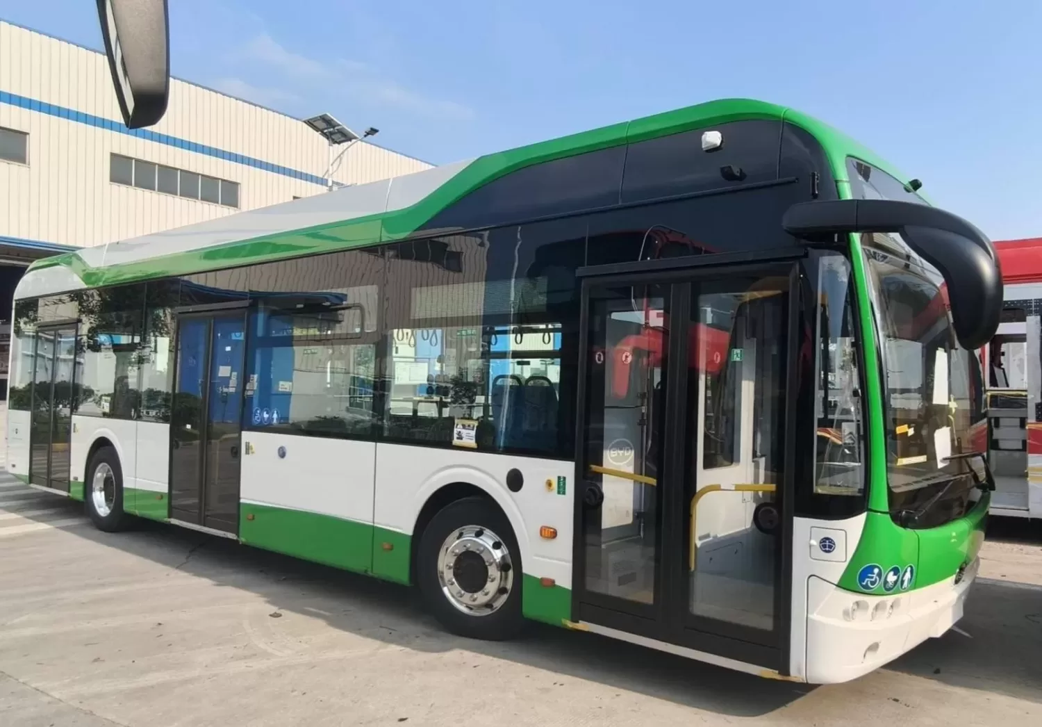 Cristian Stan: Imagini EXCLUSIVE cu autobuzele electrice ce vor revoluționa Târgoviștea!
