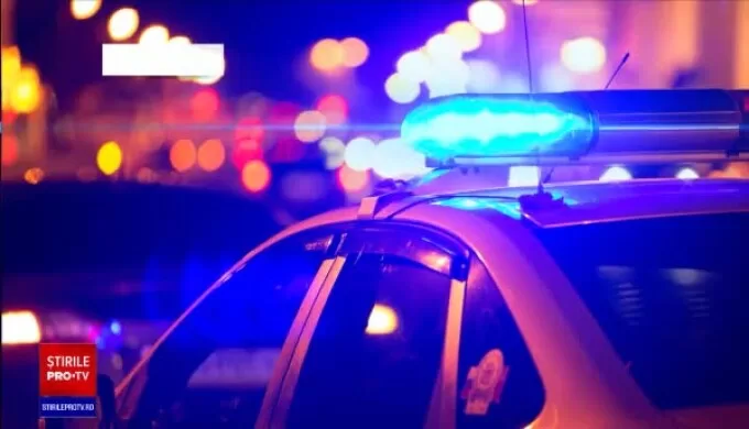 BEAT MORT la volan! Șofer cu 1,04 mg/l alcool s-a IZBIT cu mașina în casa unui localnic la Văcărești