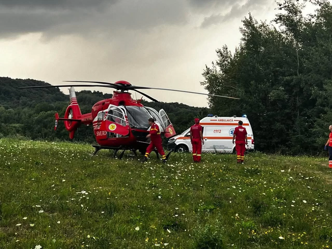 TRAGEDIE ÎN DÂMBOVIȚA: Un mort și doi răniți într-un accident cu tractor la Malu cu Flori