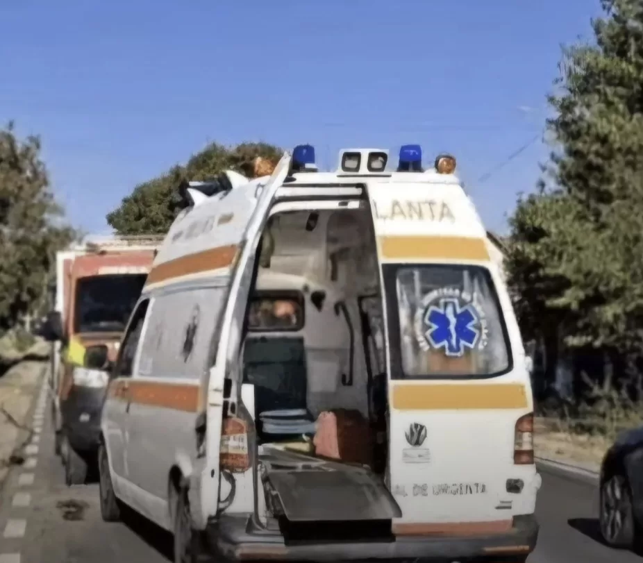 Dâmbovița: Tânăr de 22 de ani pierde controlul volanului pe DN 71 și ajunge de urgență la spital