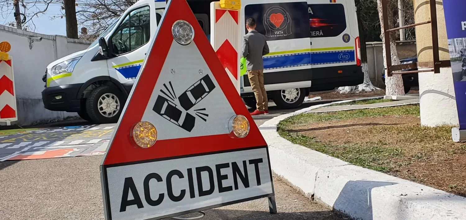 ȘOCANT! Accident grav în Ludești – Trei persoane au ajuns de urgență la spital după o coliziune violentă!