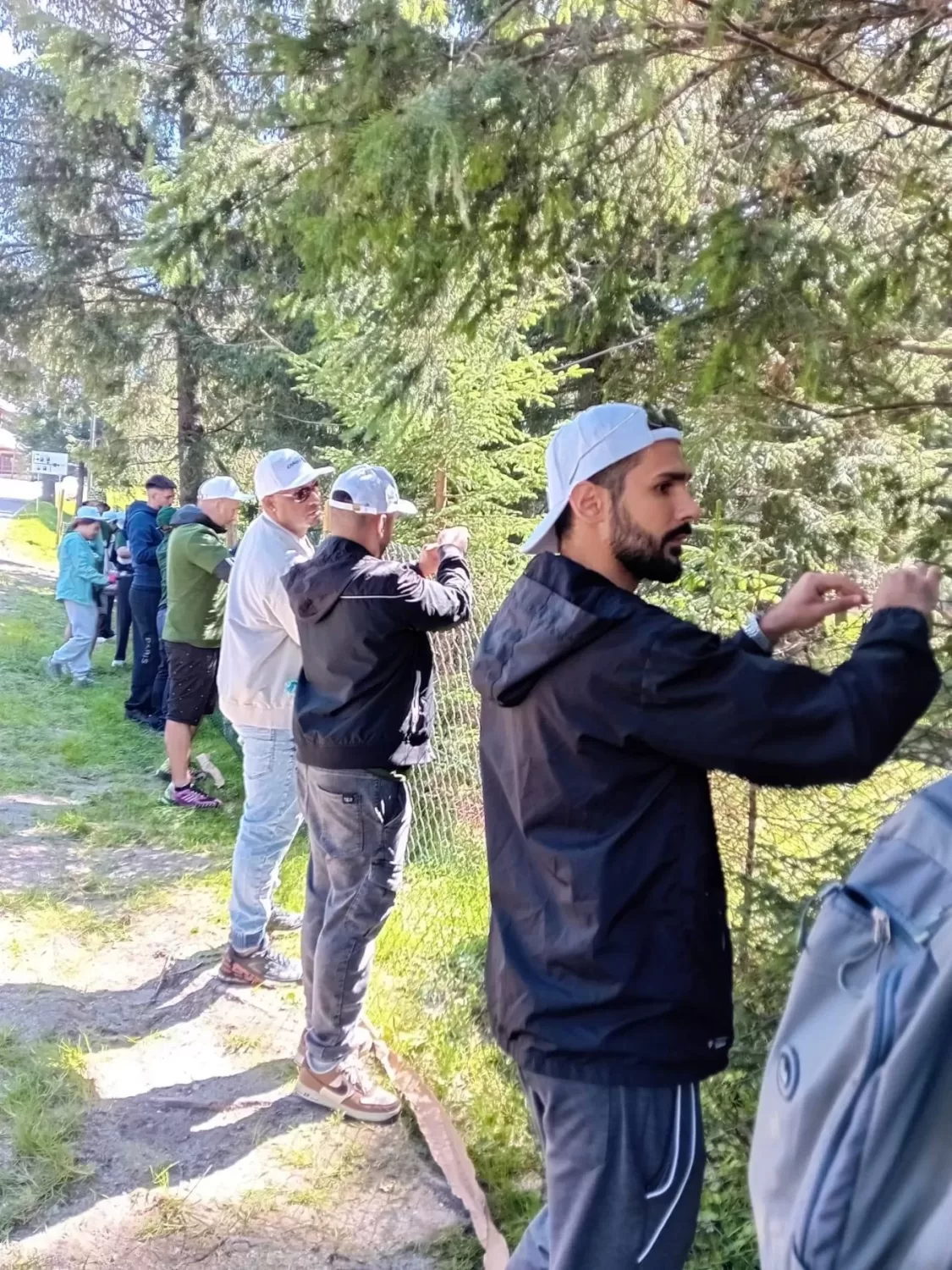 Activism pentru Natură: Asociația Peștera-Padina Protejează Poiana Crucii