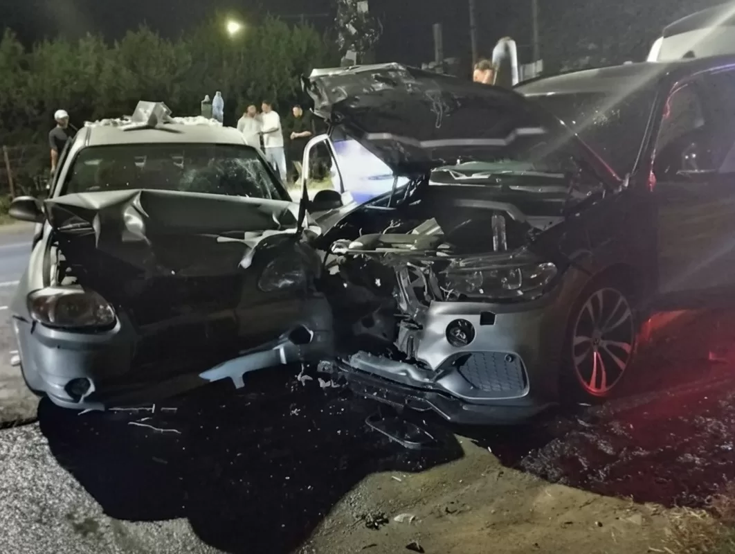 🚨 ACCIDENT TERIBIL cu 5 VICTIME la Crevedia! Trei mașini DISTRUSE! 😱