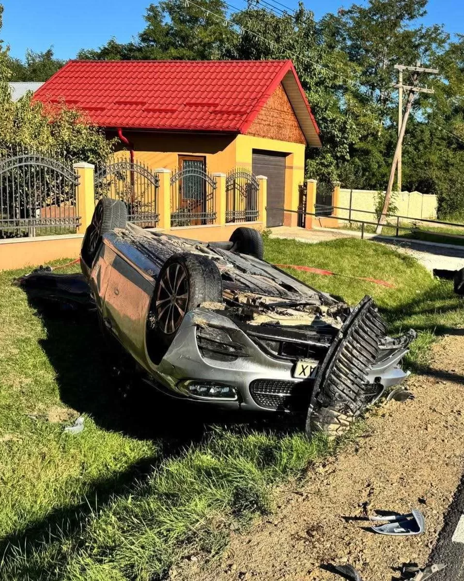 Tată și doi copii, în stare gravă după un accident devastator
