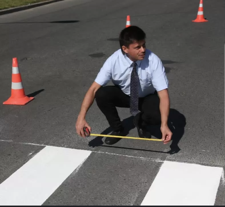 Bărbat de 29 de ani, în custodia poliției după ce a fugit de la locul accidentului: O fetiță de 12 ani, lovită pe trecerea de pietoni