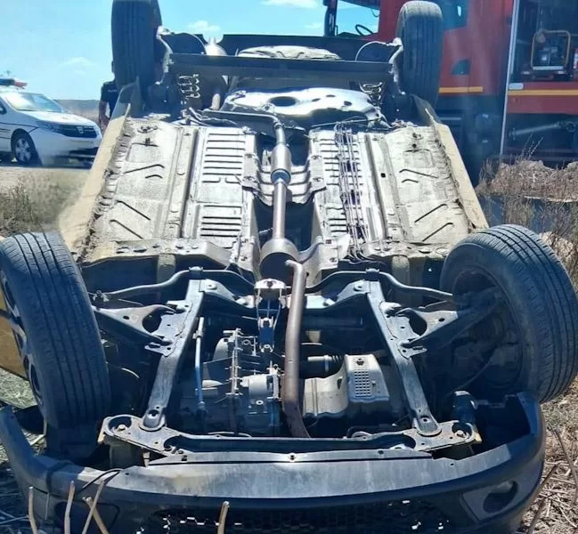 Șocant! Mașina s-a răsturnat ca o jucărie pe DN 81: Femeia de 40 de ani, transportată de urgență la Capitală