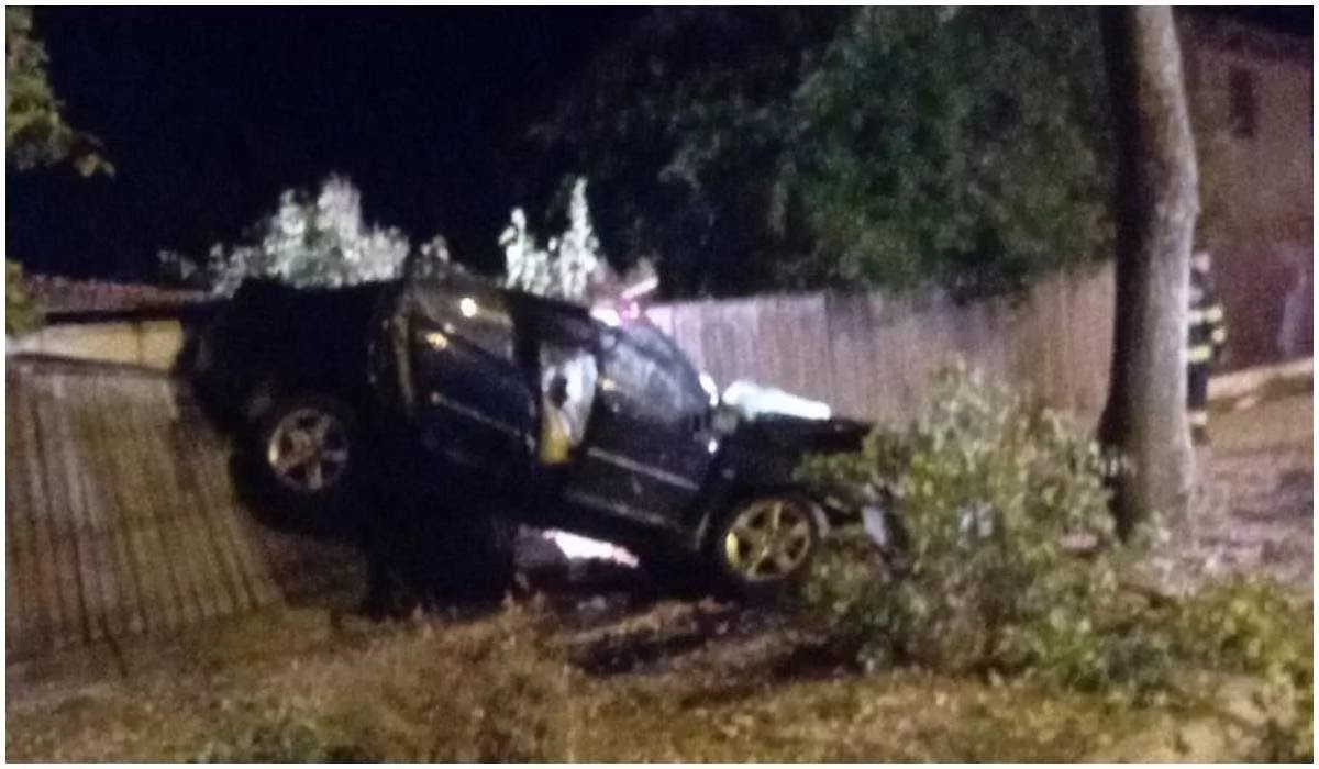 💥 Tragedie în miez de noapte la Tecuci: Mașină făcută zob, șofer mort pe loc după un impact devastator