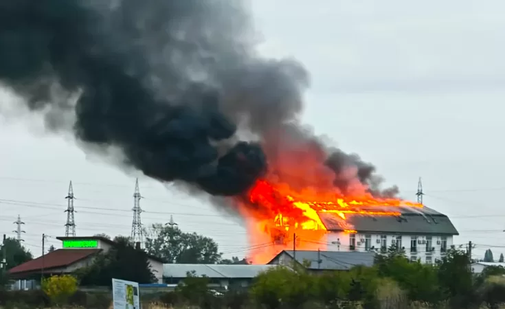 Două tinere găsite carbonizate după incendiul de la un hotel care funcționa ilegal