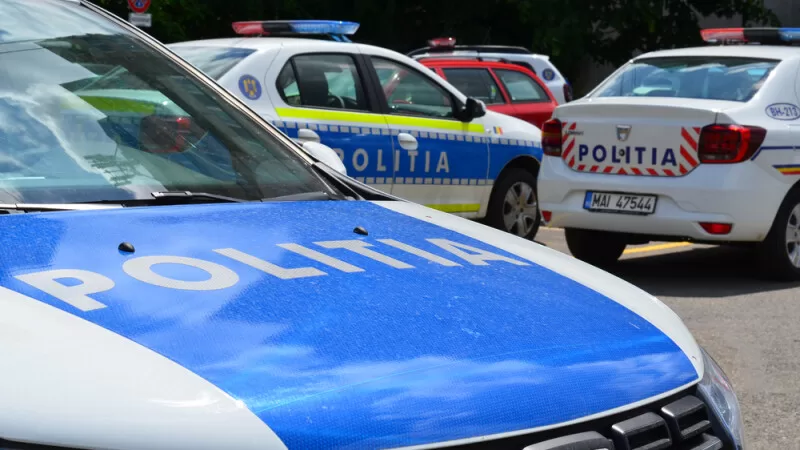 Trei adolescente și-au atacat brutal colega într-o pauză de școală!