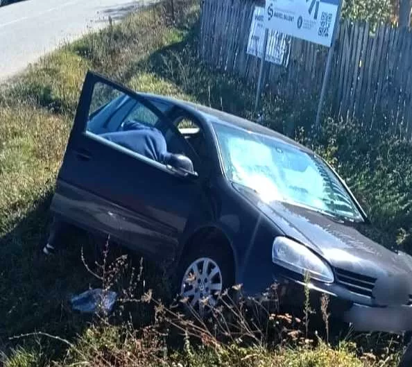 Patru răniți după coliziunea violentă dintre două autoturisme