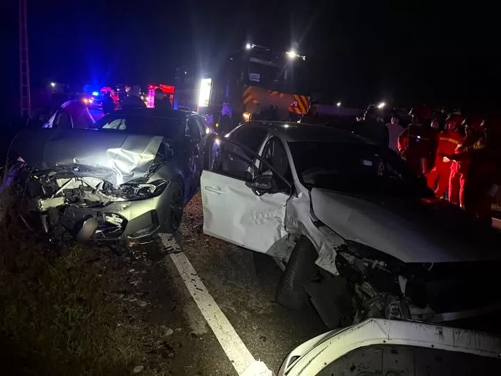 Accident grav în Argeș: patru vehicule avariate după o depășire nepermisă