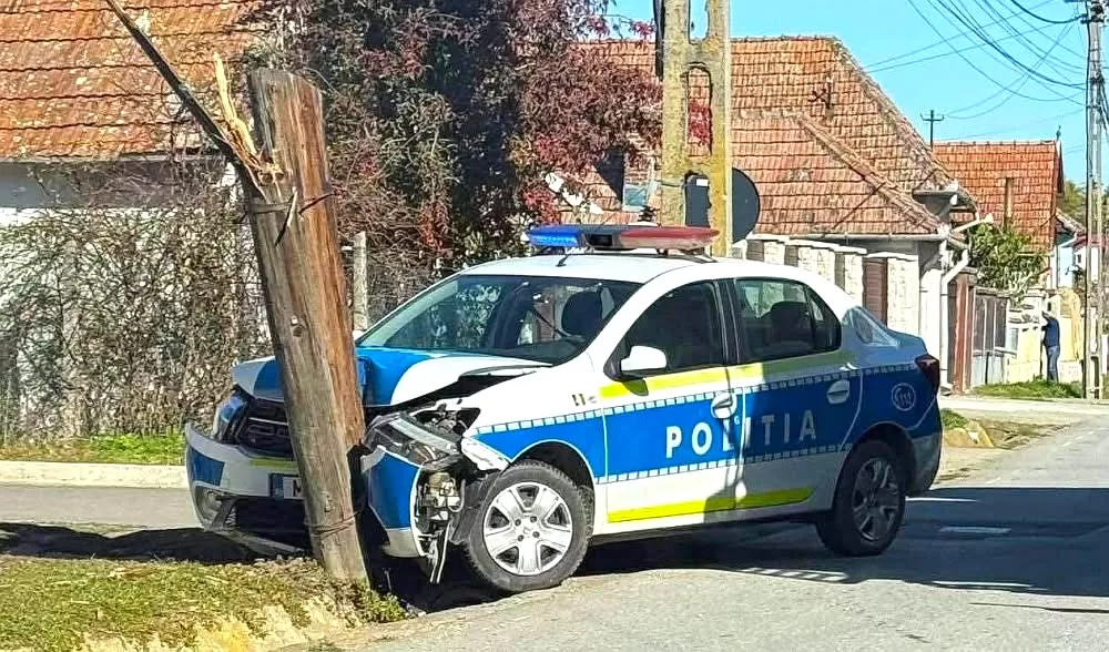Polițist în misiune, accident grav cu autospeciala