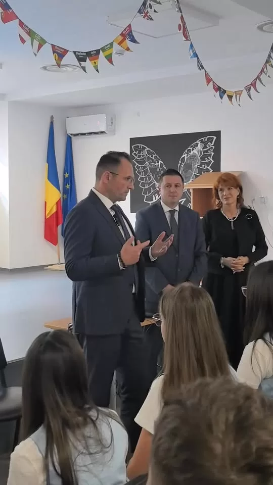 Cristian Stan: Vizită a Alteței Sale Regale, Principesa Sofia, la Școala Gimnazială “Matei Basa…