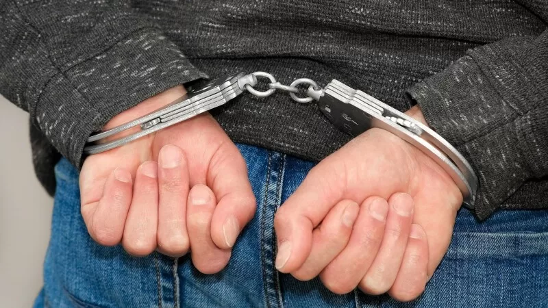🚨⛓️ ARESTAT 30 DE ZILE! Tânărul de 24 de ani a fugit de Poliție! Oamenii legii au TRAS CU ARMA! Urmărire dramatică pe DJ 710! 🚔💥