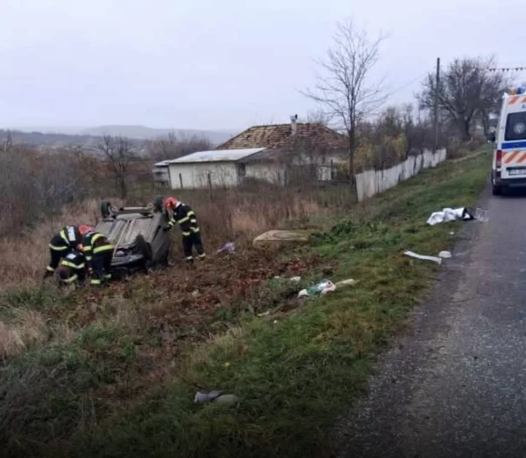 Fetiță de 1 an, ARUNCATĂ prin parbriz după ce mașina s-a RĂSTURNAT! 😢🚗