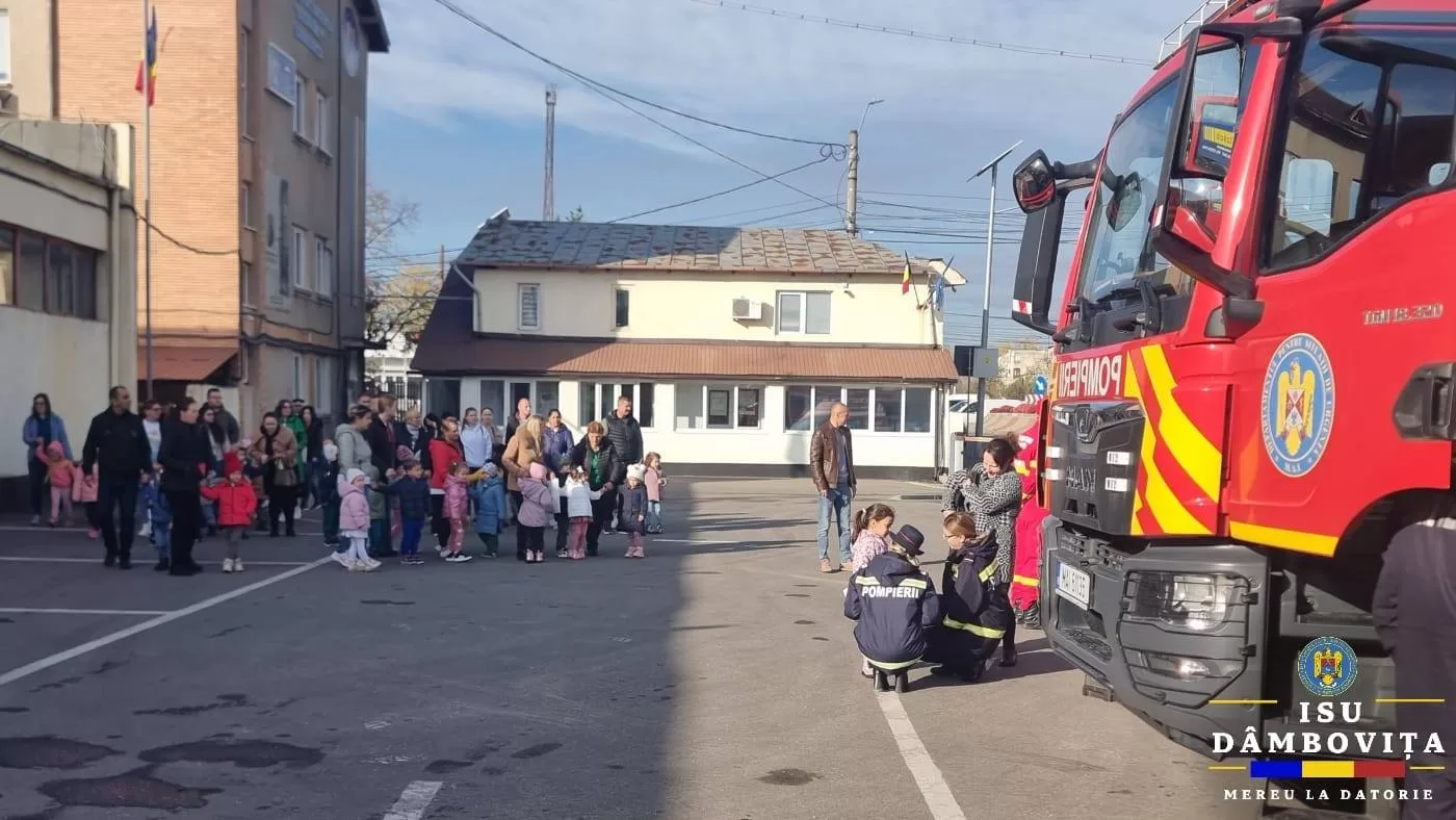 ISU Dambovita: *Zi plină de entuziasm la Detașamentul de Pompieri Târgoviște în cadrul programu…
