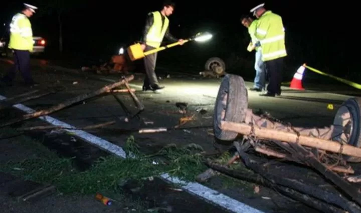 TRAGEDIE CUMPLITĂ în Maramureș! Bebeluș de 3 săptămâni a MURIT într-un accident DEVASTATOR! Căruțașul era BEAT! 🚨😢