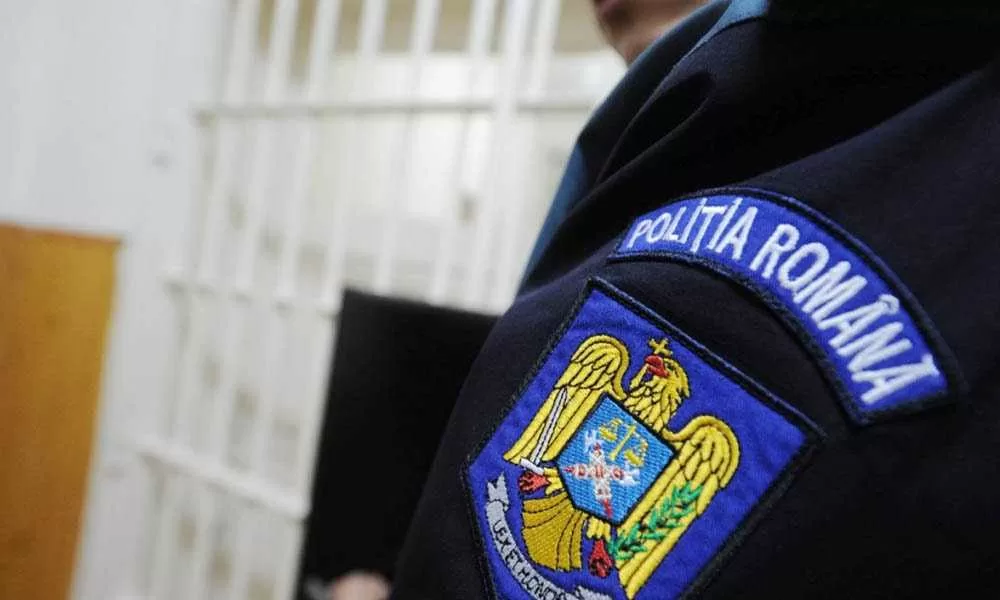 ⚖️🚔 L-a LOVIT pe un jandarm în plină stradă și acum plătește! Tânăr de 25 de ani, ARESTAT 30 de zile 😱👮