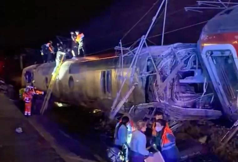 Tragicul accident feroviar din sudul Spaniei lasă în urmă o comunitate îndoliată