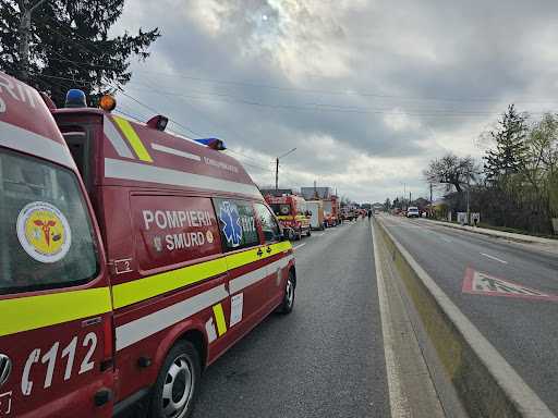 Plan Roșu în Dâmbovița: Microbuz cu elevi spulberat de un TIR la Tărtășești!