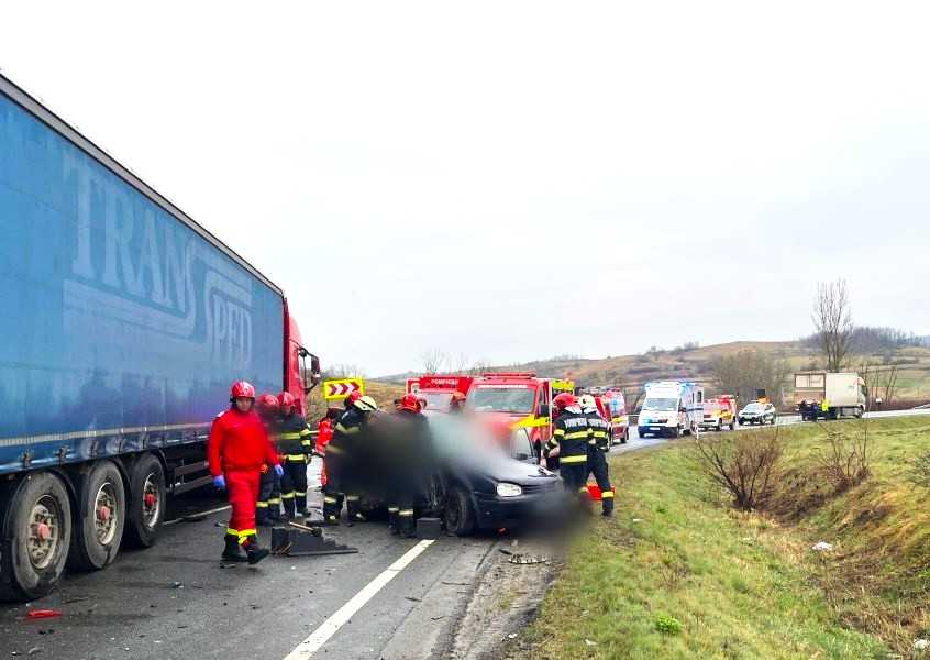 Tragedie pe DN 1F: Cinci bărbați și-au pierdut viața într-un accident teribil în Sânpaul