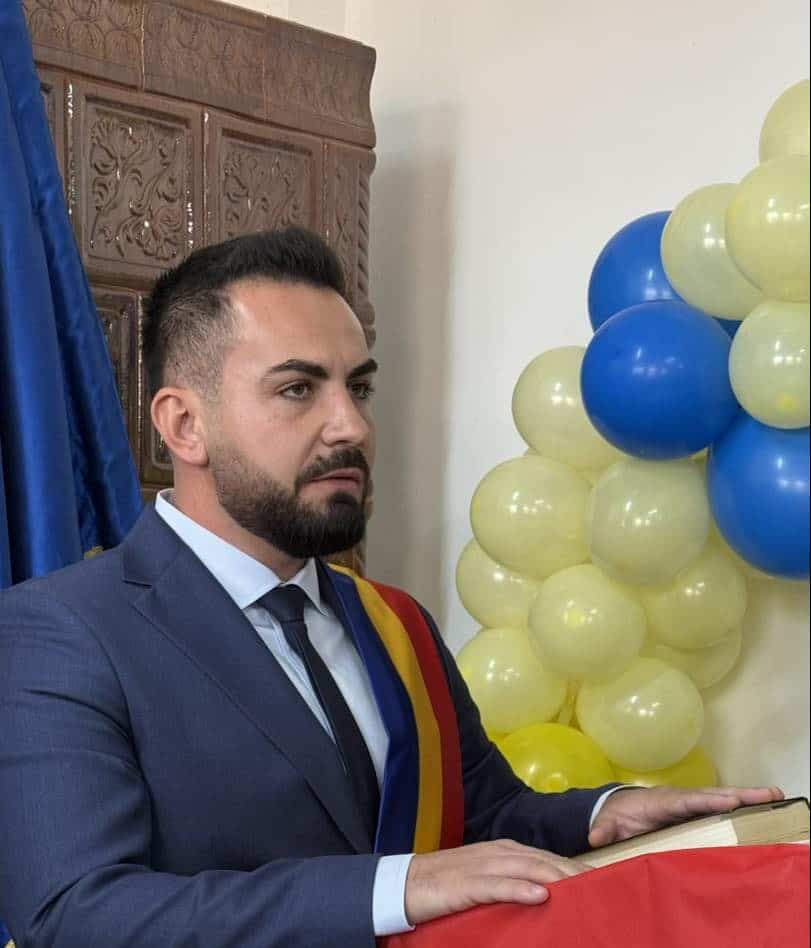 Șoc la Mătăsaru: Primar cercetat pentru mită în pantofi și cozonaci împărțiți pentru voturi!