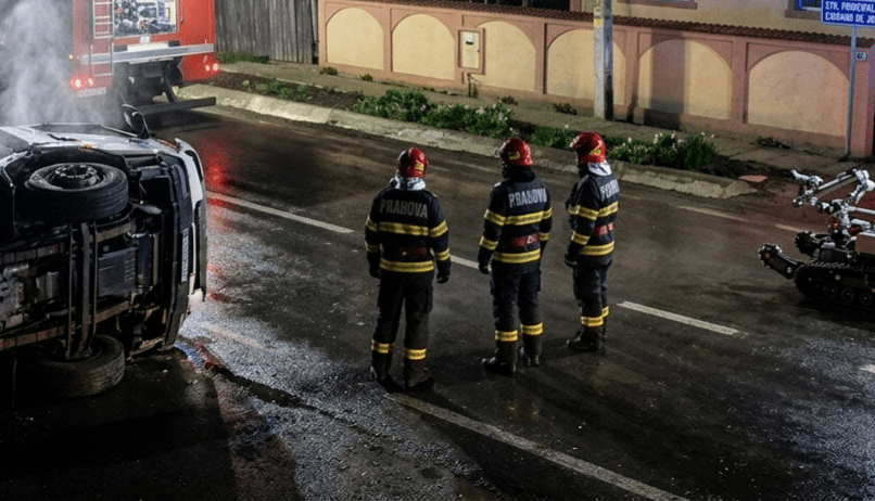 ALERTĂ PE DN1D: Cisternă cu 30.000 litri de GPL răsturnată în Prahova! Zeci de oameni evacuați