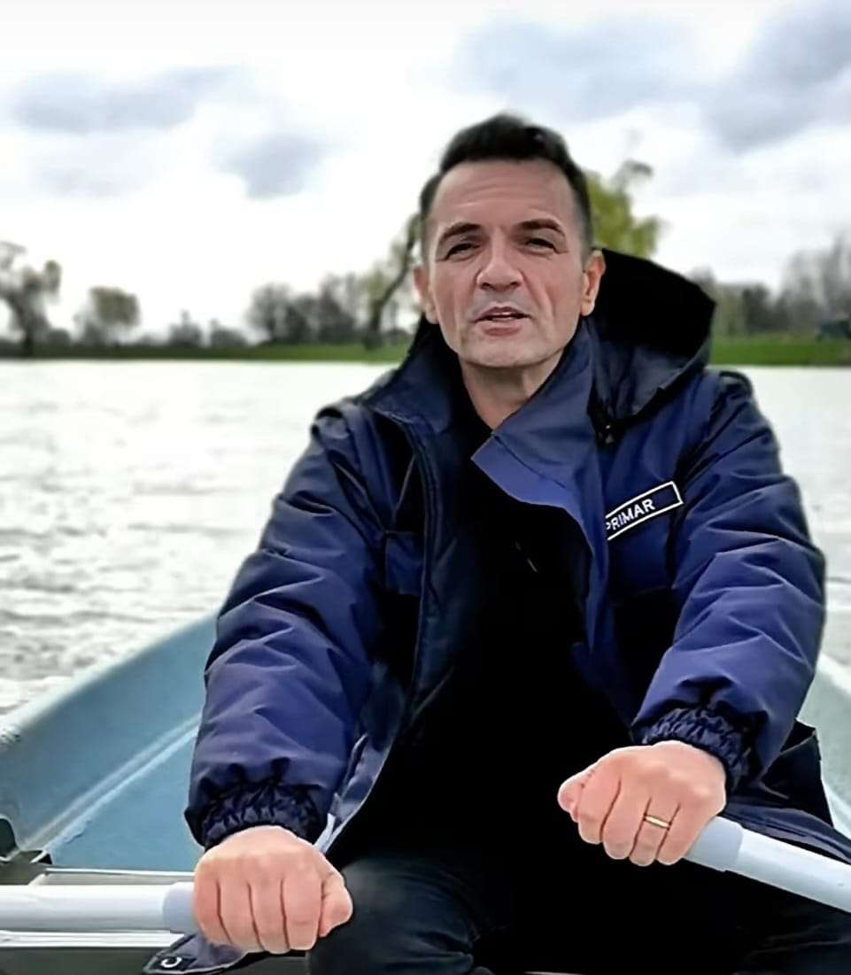S-au întors bărcile pe lac la Târgoviște! Cristian Stan dă startul distracției de miercuri!