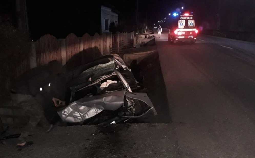 Accident nocturn în Gura Ocniței: Șofer de 46 de ani ajuns cu mașina în șanț pe DJ 720!