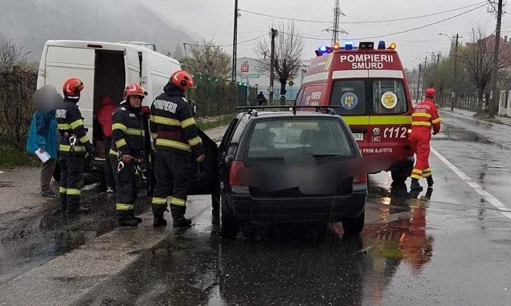 Accident grav în Câmpulung: Un copil a fost rănit după impactul violent între două mașini!