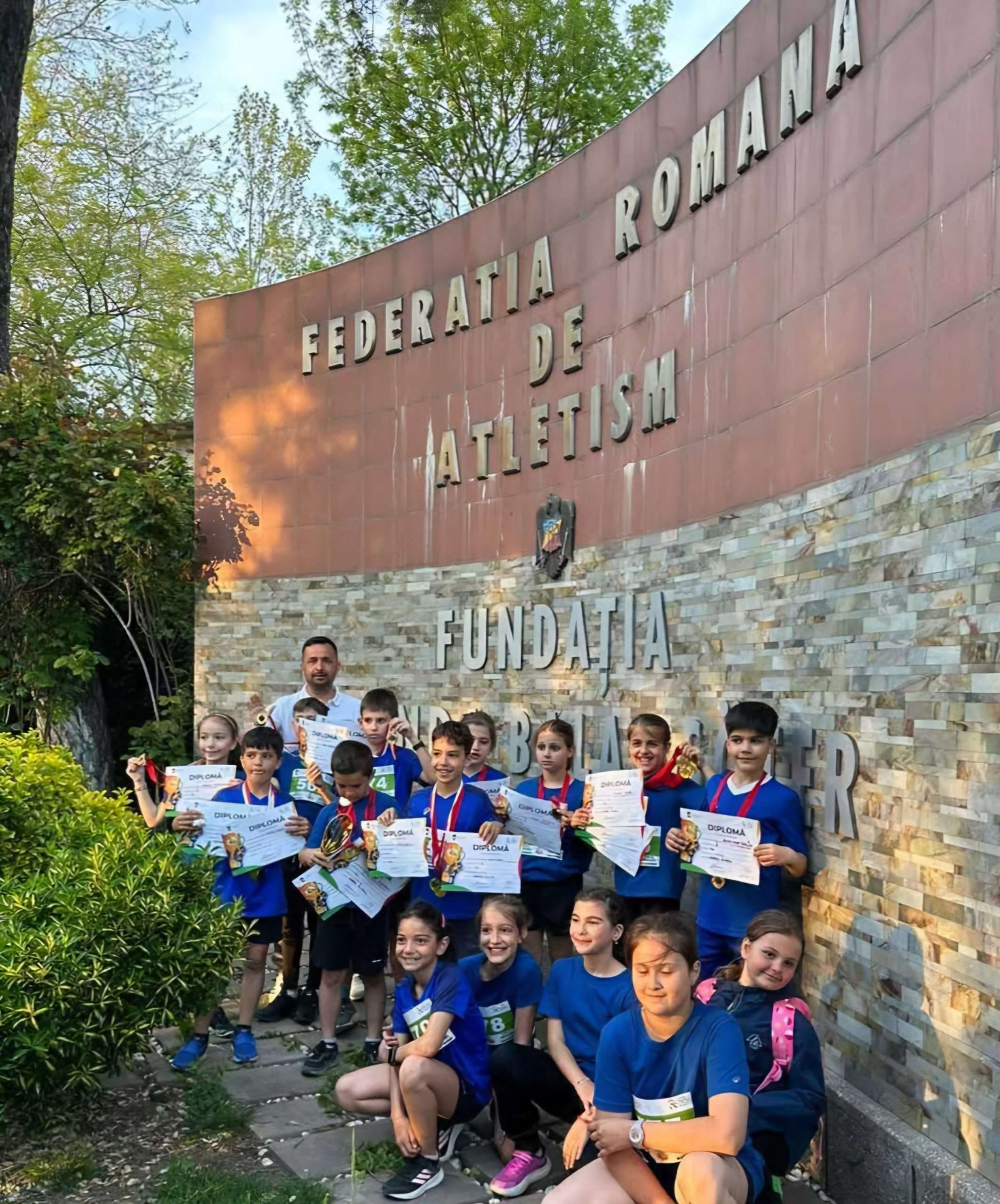 Performanță de aur pentru Târgoviște! Micii atleți au cucerit 8 medalii la București! 🏅