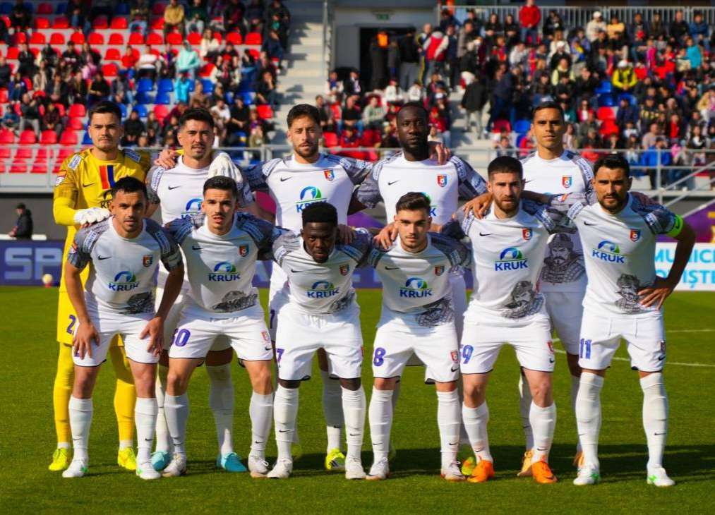 Dezastru total la Chindia! A 9-a înfrângere la rând: Fanii sunt în stare de ȘOC! 📉