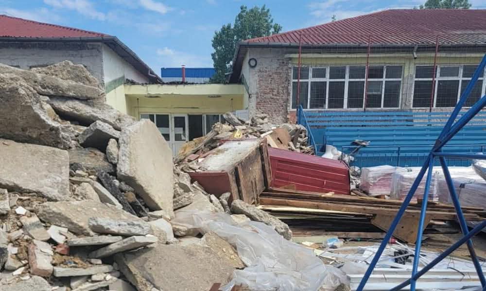 Primarul din Găești rupe tăcerea: Fără lucrări de mântuială la Liceul Iordache Golescu!
