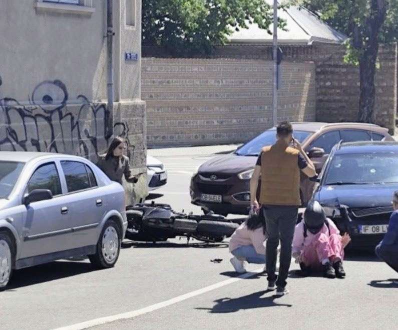 Accident grav pe Calea Domnească: O motociclistă de 21 de ani a fost spulberată în Târgoviște!