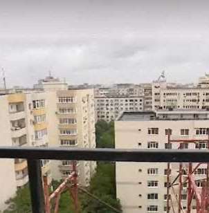 Tragedie în București: O fată de 15 ani a căzut de pe terasa unui bloc de 11 etaje