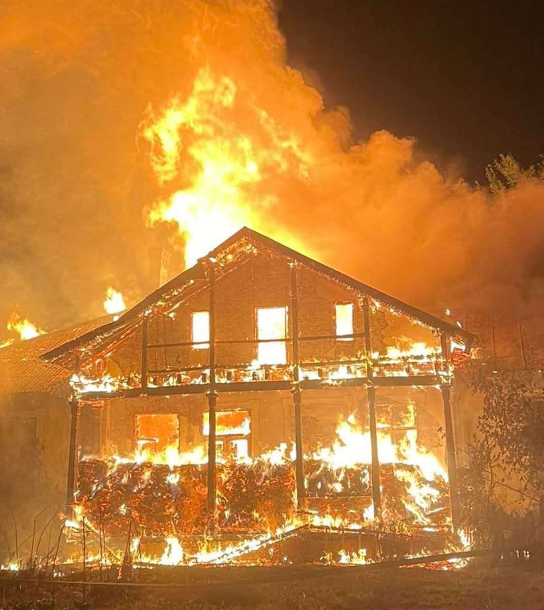 Tragedie cumplită în Kenya! 16 elevi au murit într-un incendiu de proporții la un internat