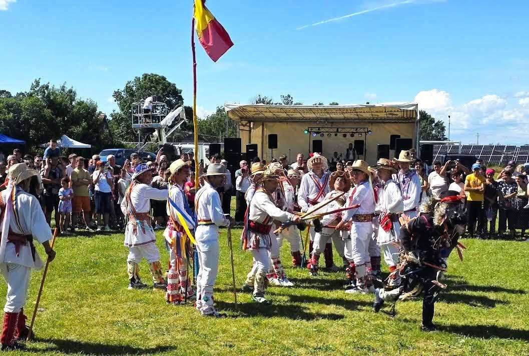 Tradiția Călușului la Uliești Dâmbovița: Festivalul UNESCO care a strâns mii de oameni!