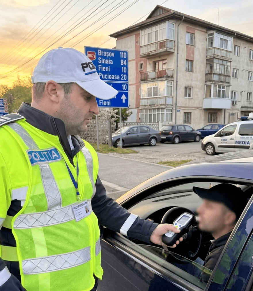 Prins drogat la volan în Pucioasa! Un șofer din Fieni a fost oprit în miez de noapte
