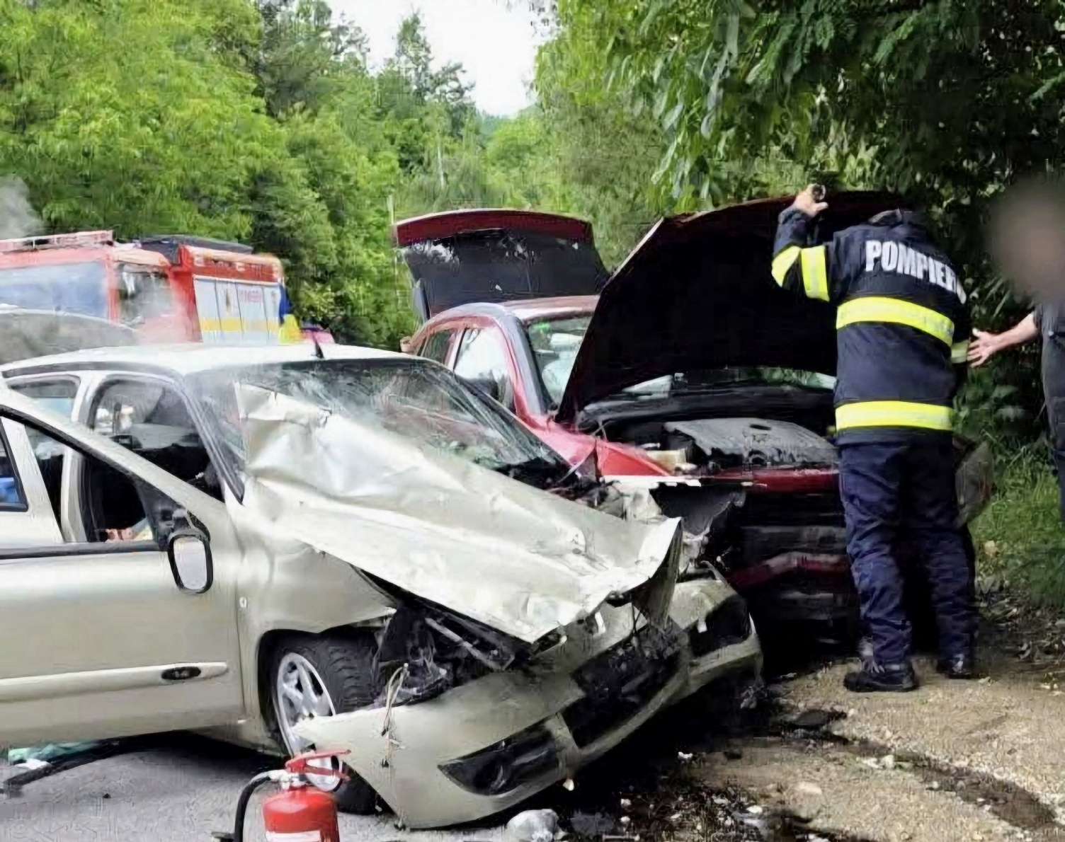 Accident grav pe DN 71 în Moțăieni! Două femei au ajuns la spital în urma impactului violent