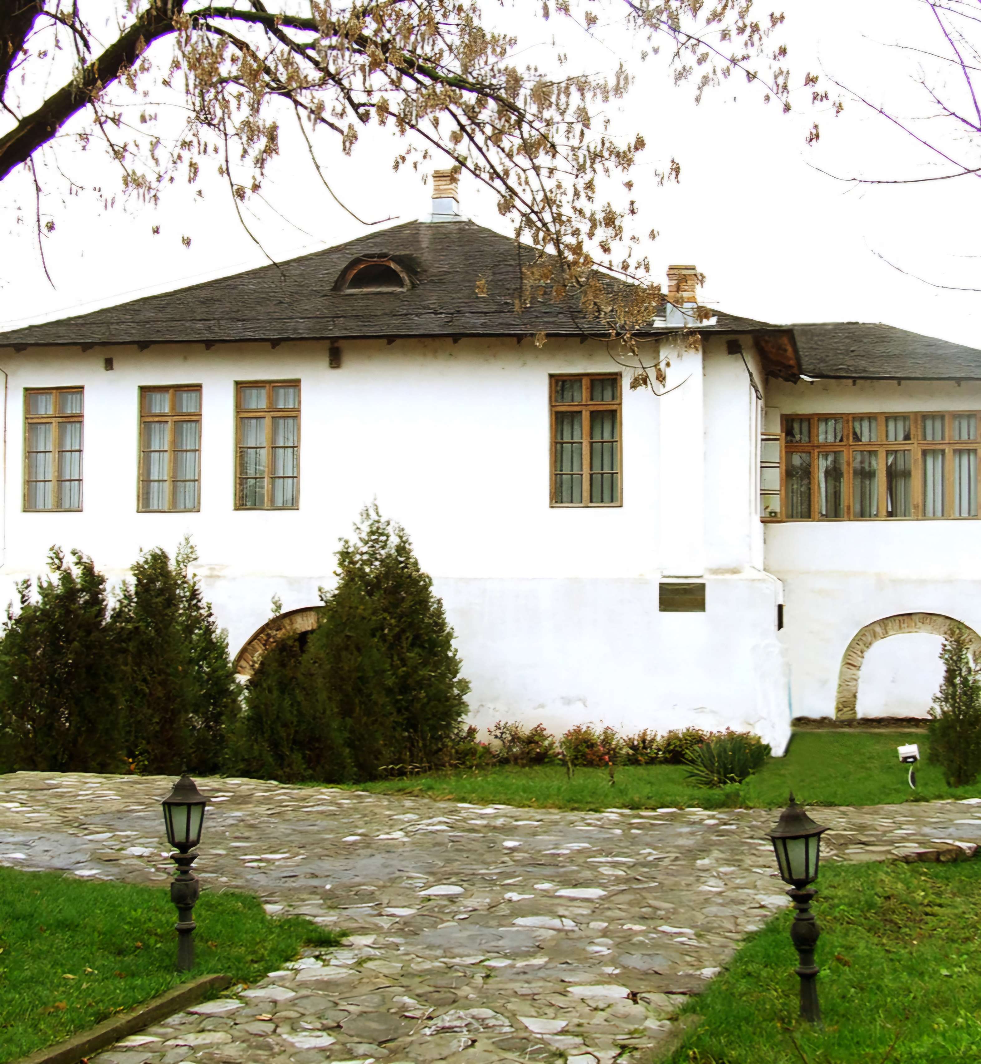 Atenție, vizitatori! Schimbare importantă la Muzeul „Vasile Blendea” din Târgoviște în iulie
