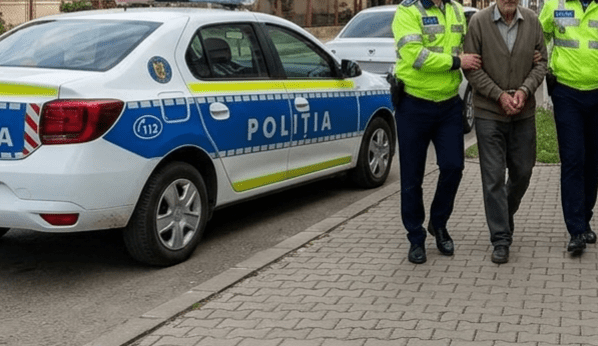 Un bărbat de 63 de ani a fost arestat după ce și-a bătut mama de 85 de ani!