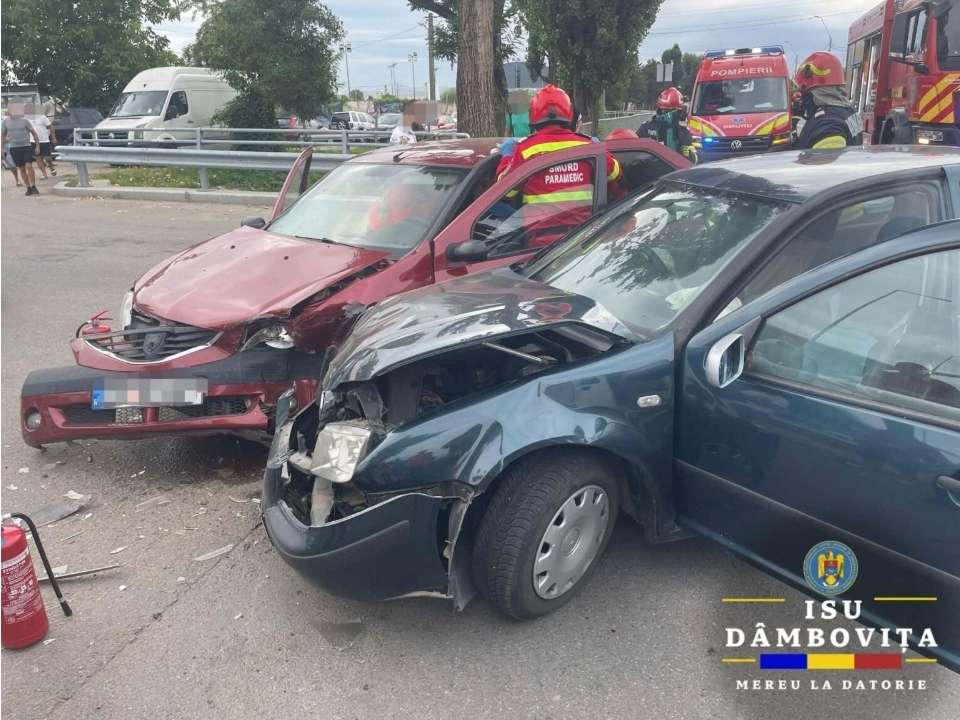 Accident grav în Târgoviște! Trei mașini s-au ciocnit, un șofer a fost rănit