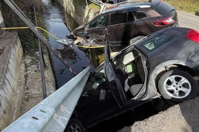 Accident grav în Poiana Câmpina! O femeie a fost extrasă dintre fiare și a ajuns la spital