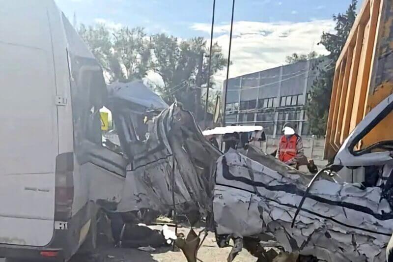 Tragedie pe drumul Târgoviște – București: Microbuz plin cu pasageri, zdrobit pe DN 7!